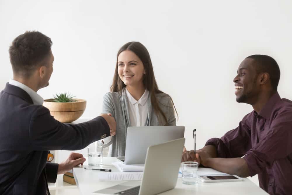 Recruiter Hiring new Candidate to Contribute to Time-to-hire Metrics