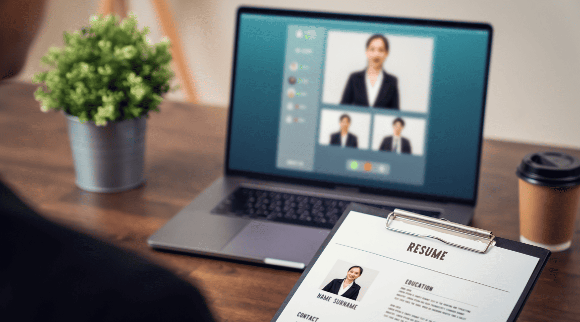 company-hr-is-holding-resume-application-in-hand