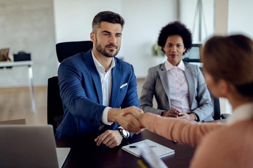 HR manager Bringing in new candidate with proper contextual understanding