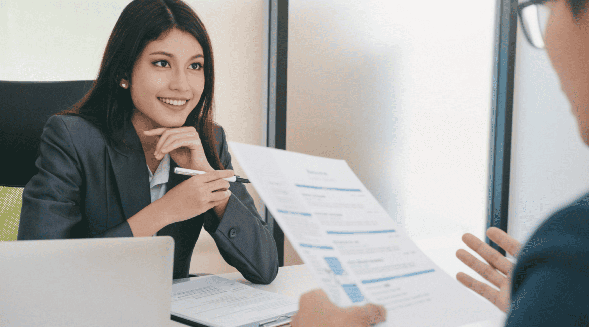 HR manager looking into key resume to consider for candidate
