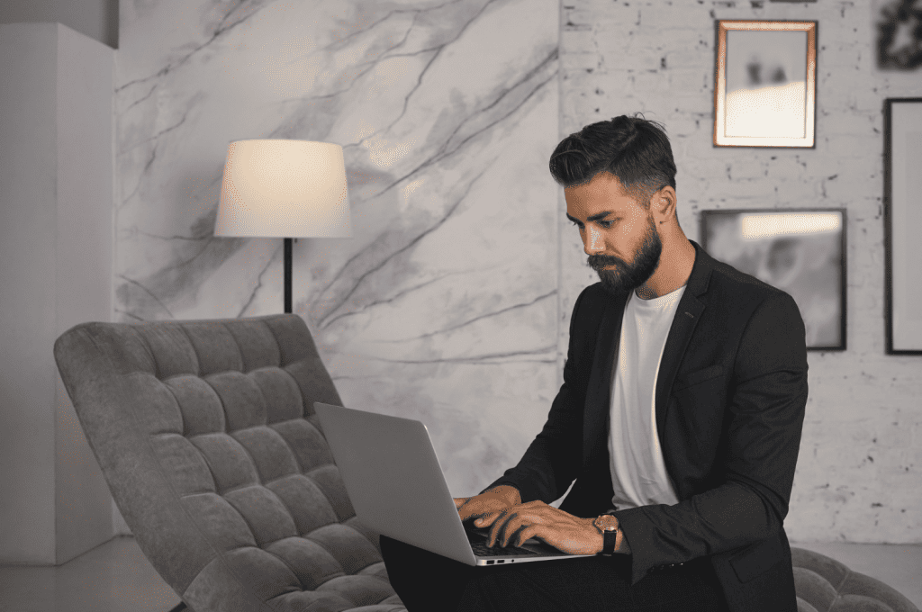 Recruiter leveraging job platform tools to bring in more candidates