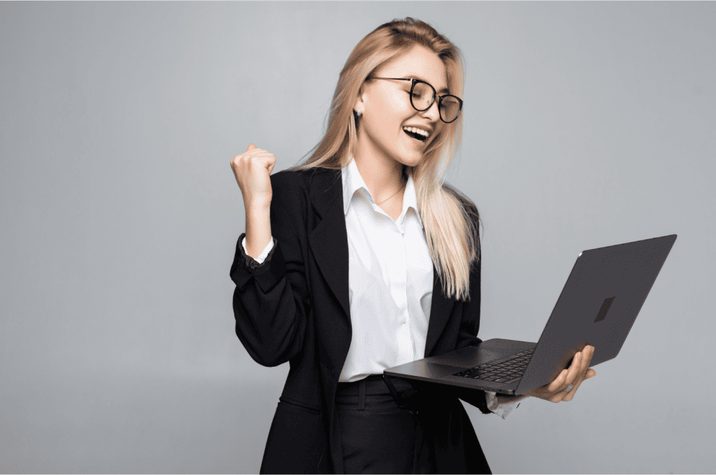Recruiter seeing positive effect of AI on recruitment tools