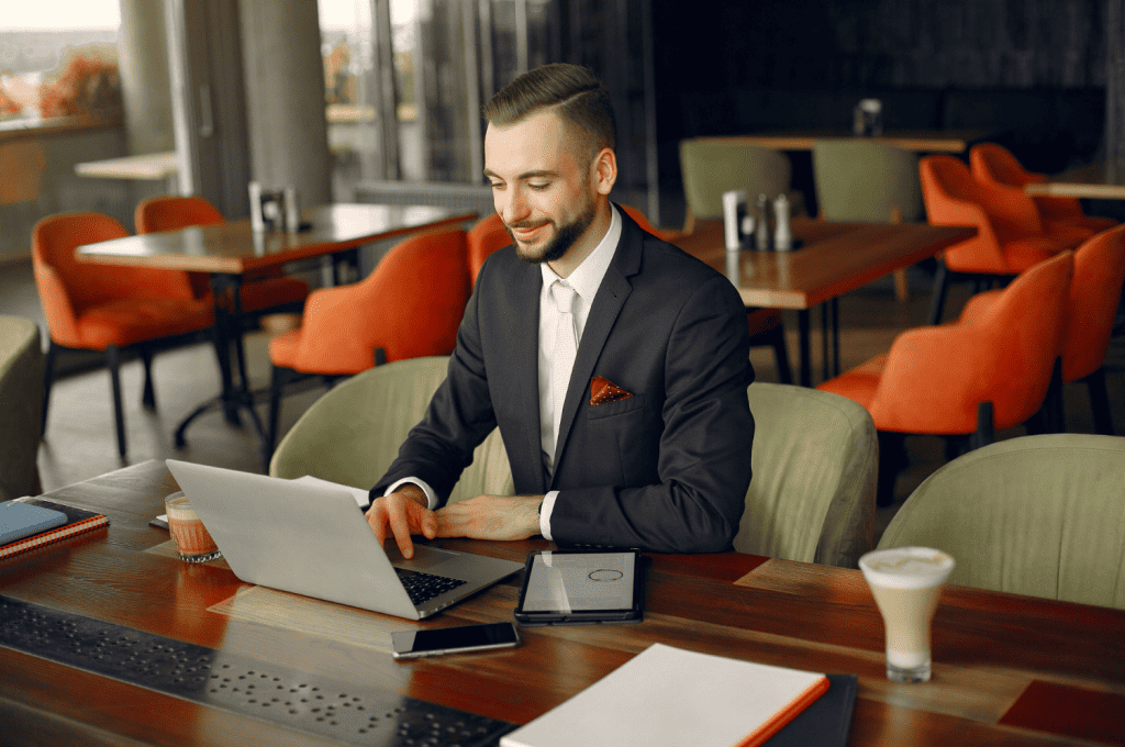 Recruiter using popular sourcing channels to find candidates
