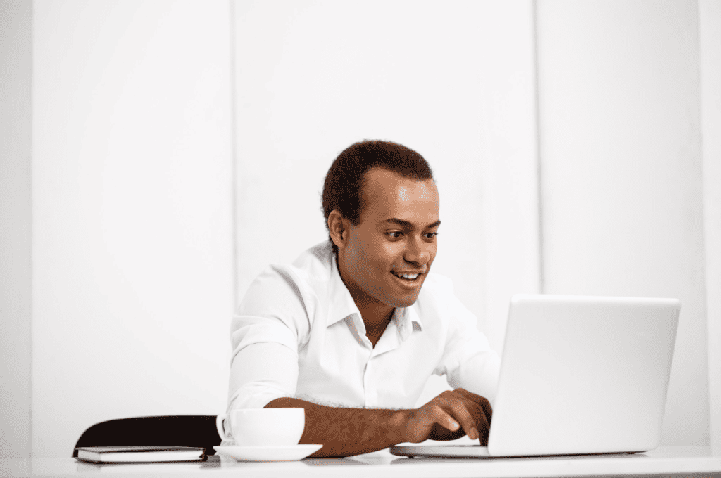 Recruiter explaining Flexible Work Arrangements