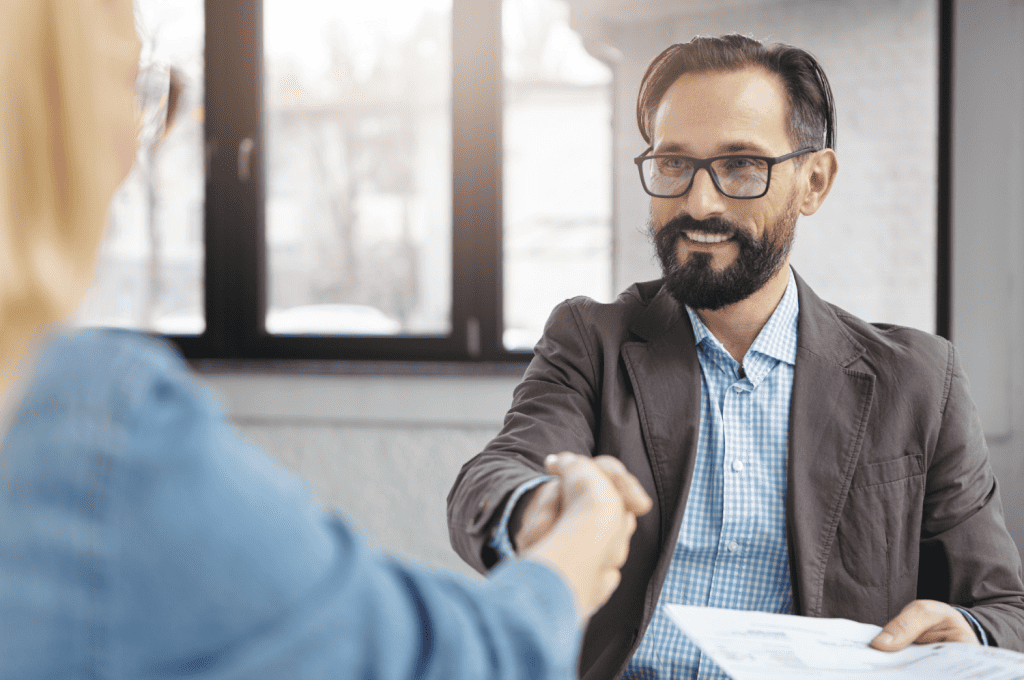 Recruiter finding new candidates with the help of AI