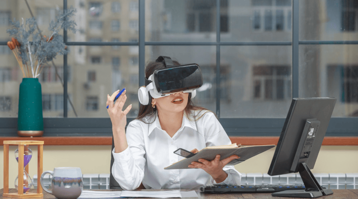 Recruiter making use of VR Job Fair Analytics