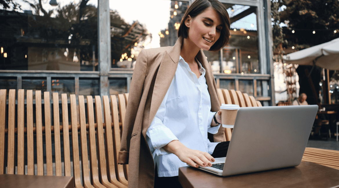 Recruiter receiving candidate feedback