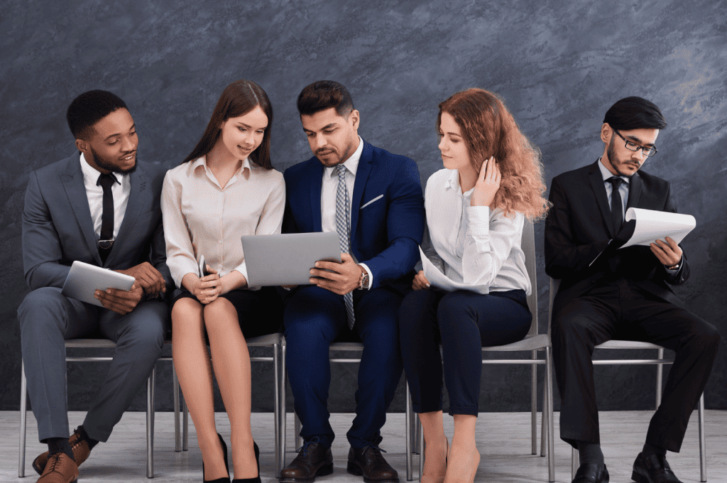 Recruiter bringing in more referrals