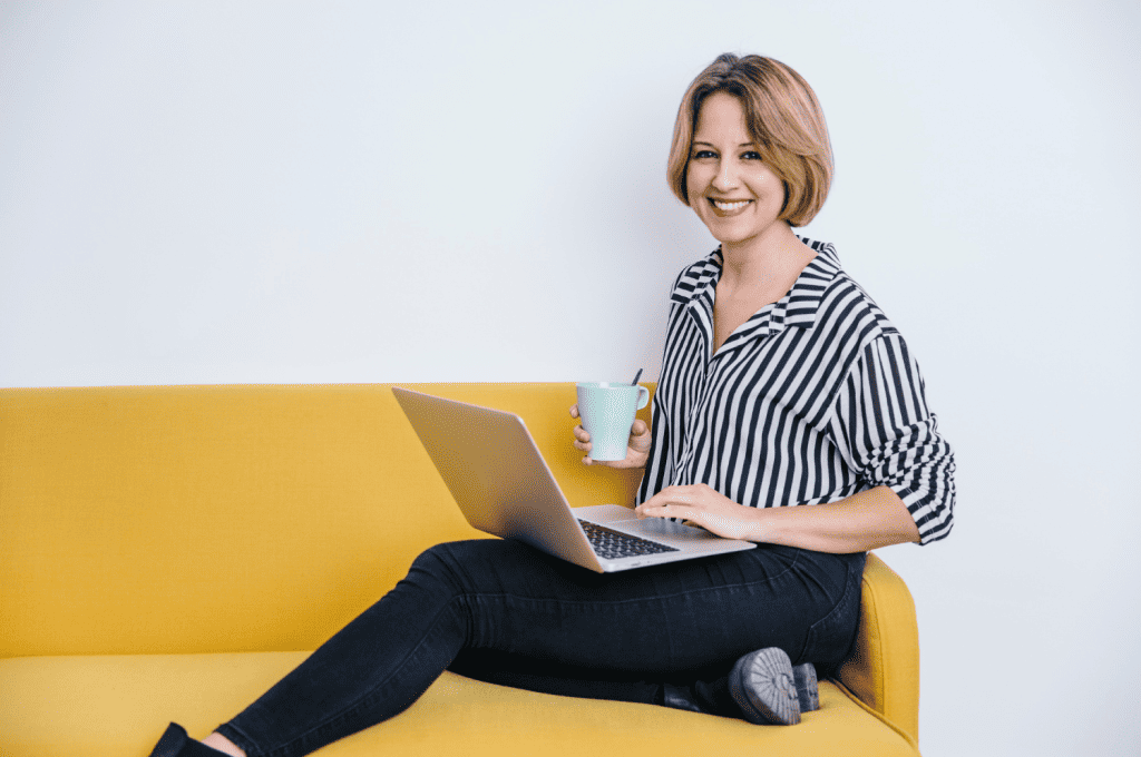 Recruiter making use of interview reminders for better recruitment