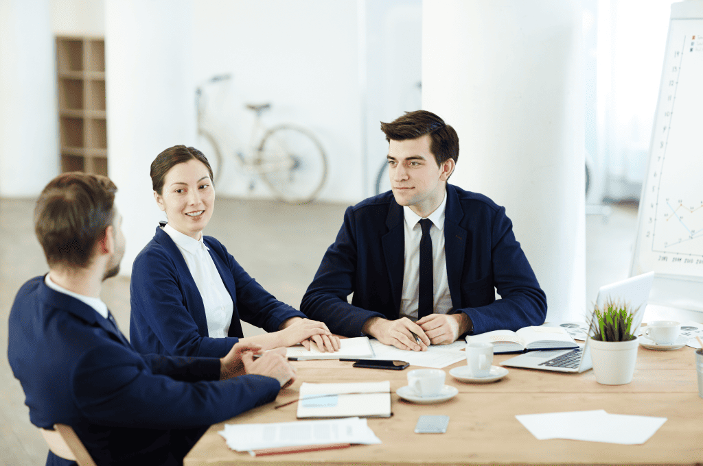 Discussion between the hriing team and the applicant