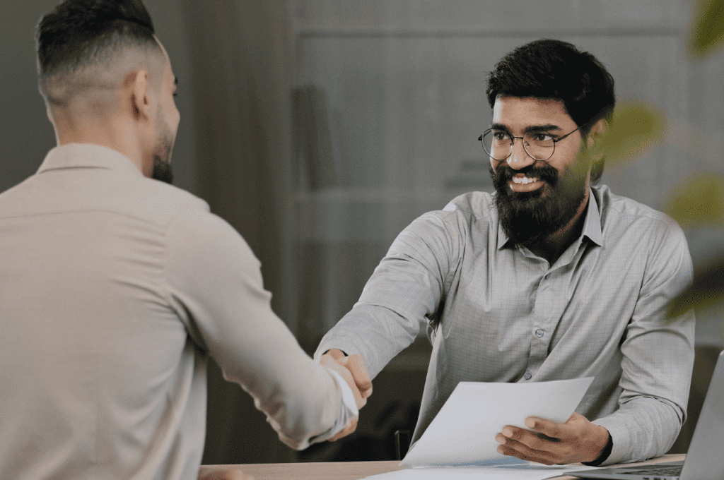 HR manager using a job board to find candidates